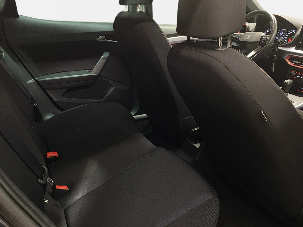 Seat Arona - Zdjęcie 14