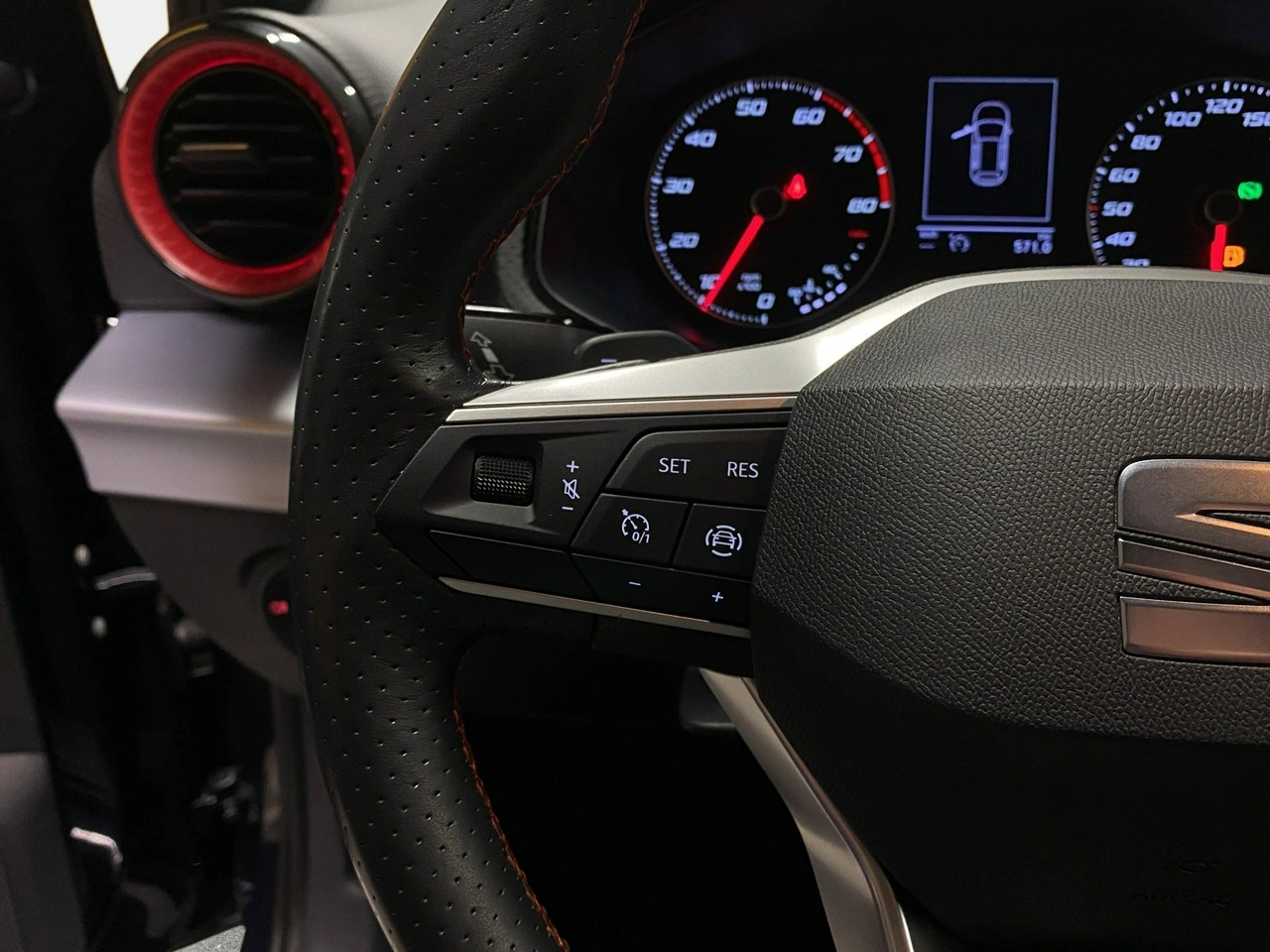 Seat Arona - Zdjęcie 19