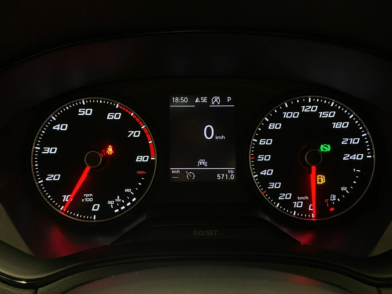 Seat Arona - Zdjęcie 21