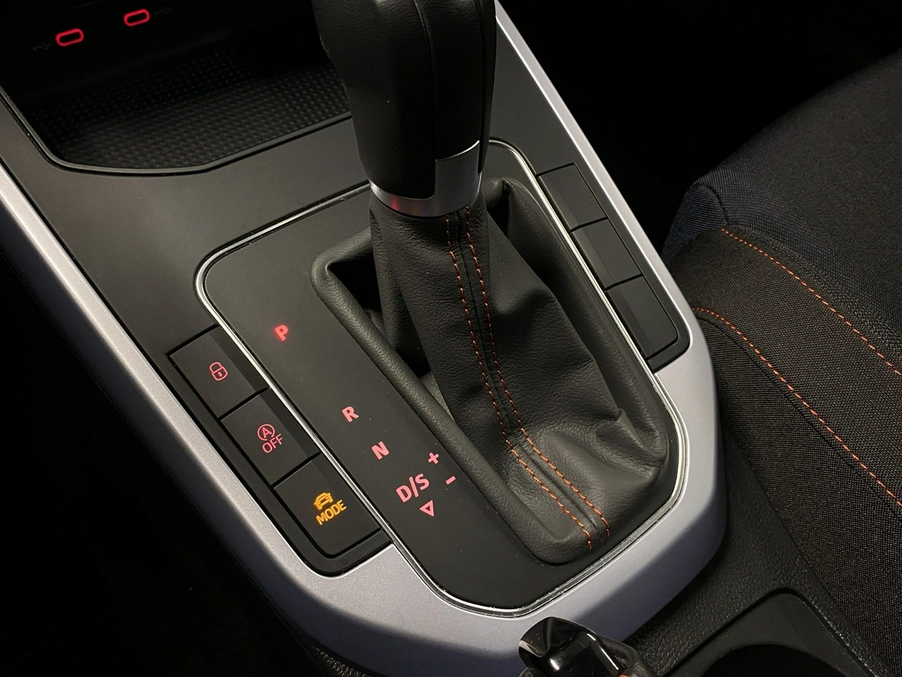 Seat Arona - Zdjęcie 31
