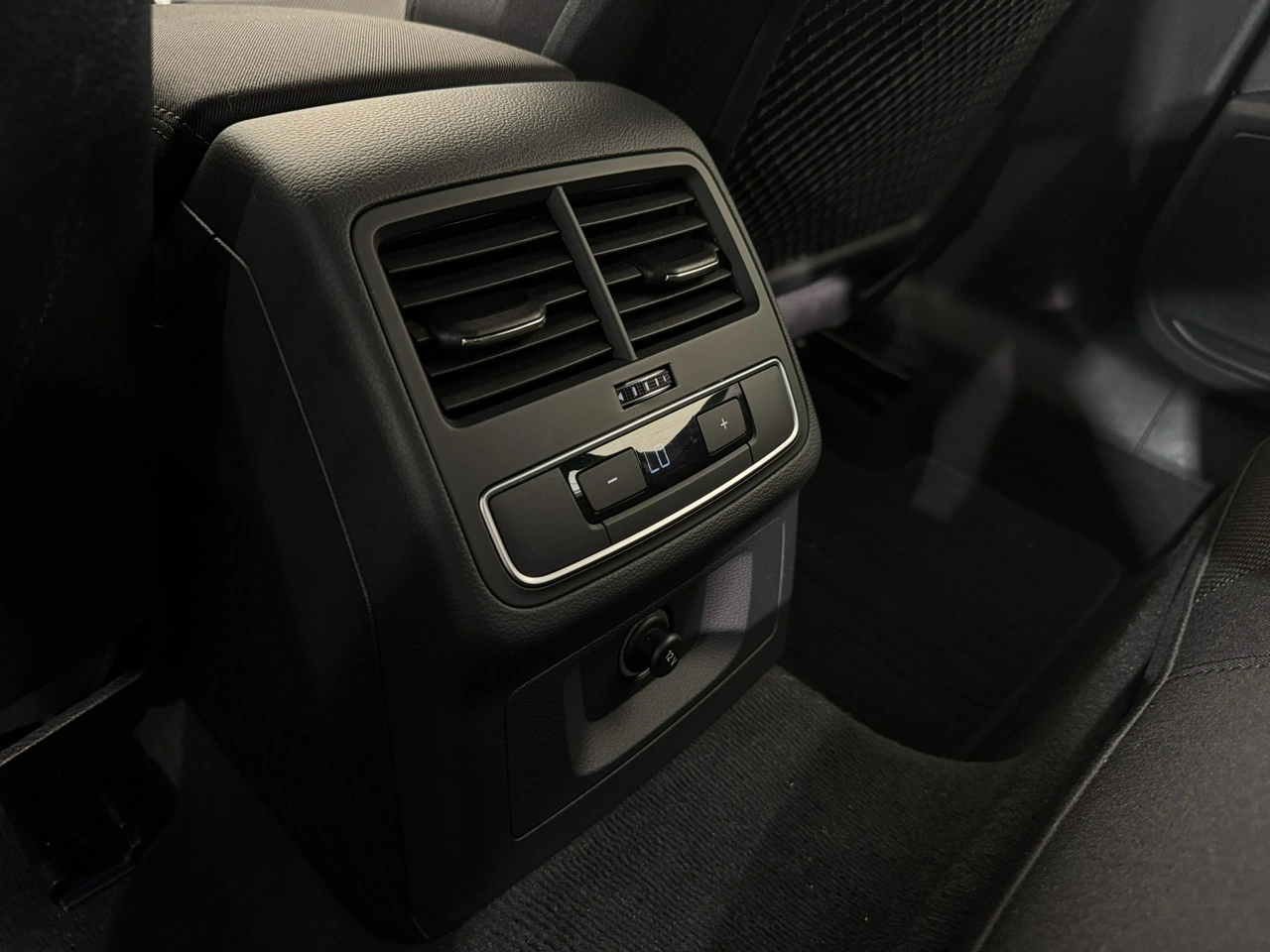 Audi A4 - Zdjęcie 24