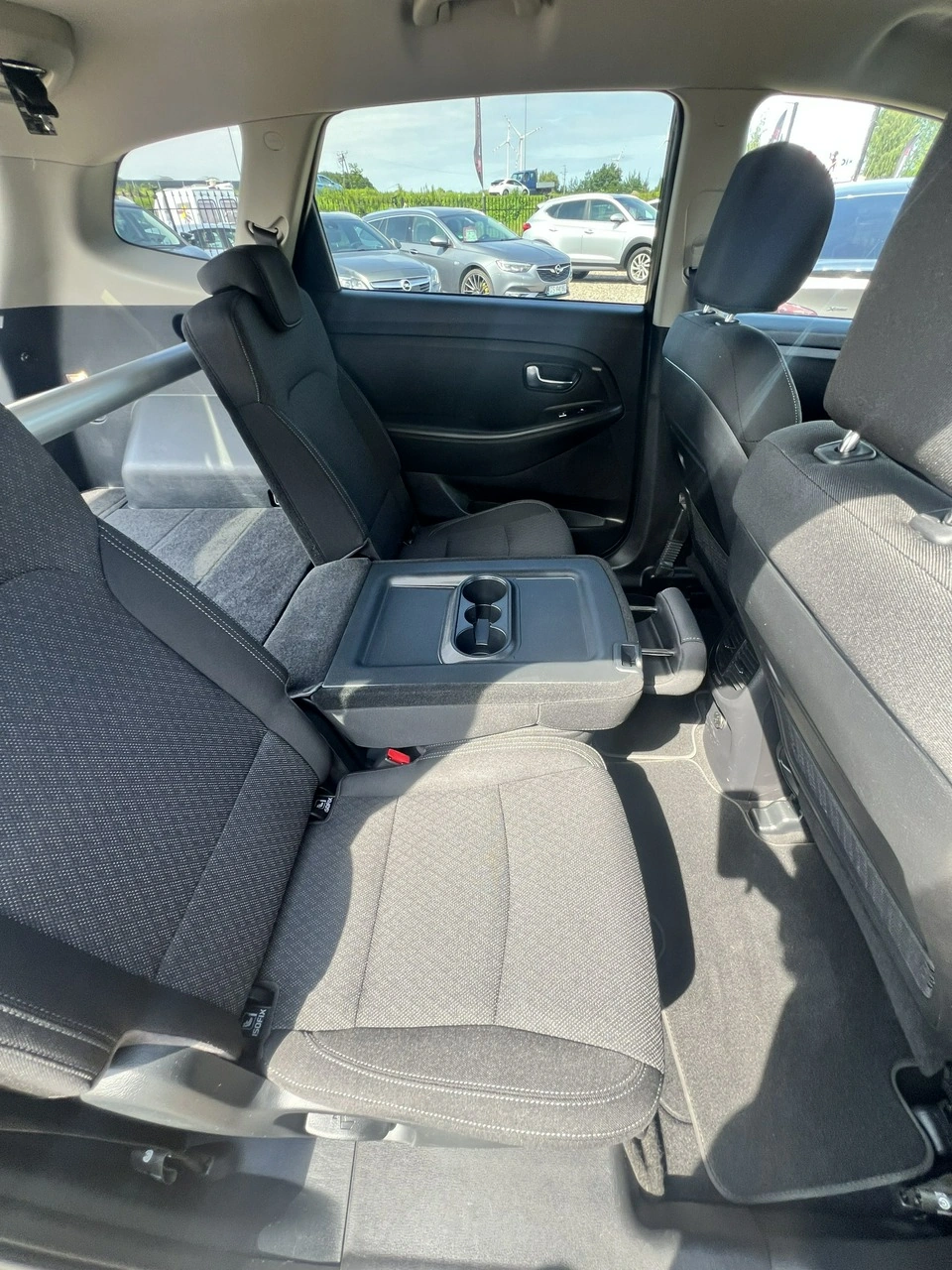 Kia Carens - Zdjęcie 12
