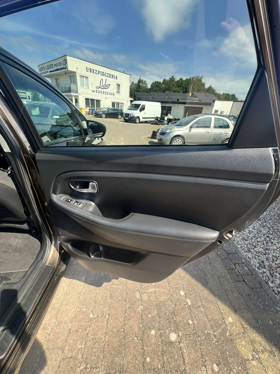 Kia Carens - Zdjęcie 8