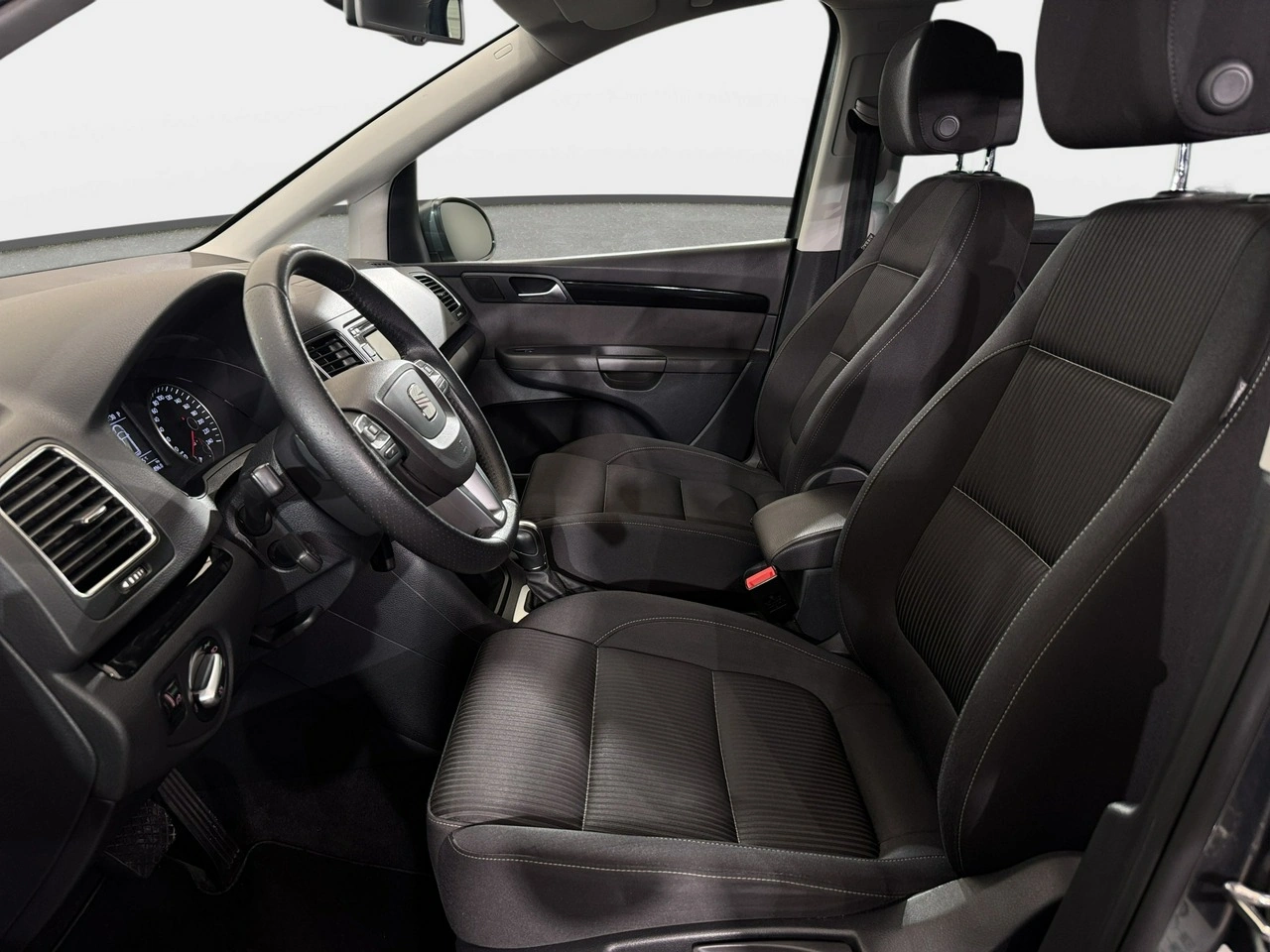 Seat Alhambra - Zdjęcie 25
