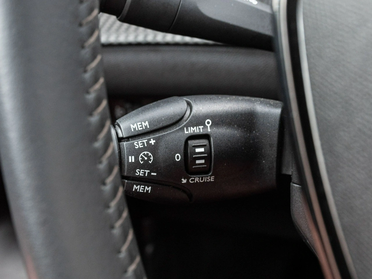 Peugeot 2008 - Zdjęcie 14