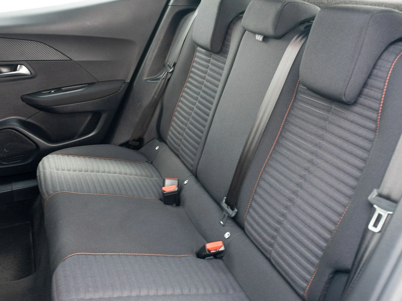 Peugeot 2008 - Zdjęcie 25