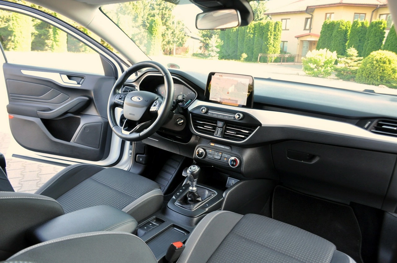 Ford Focus - Zdjęcie 23