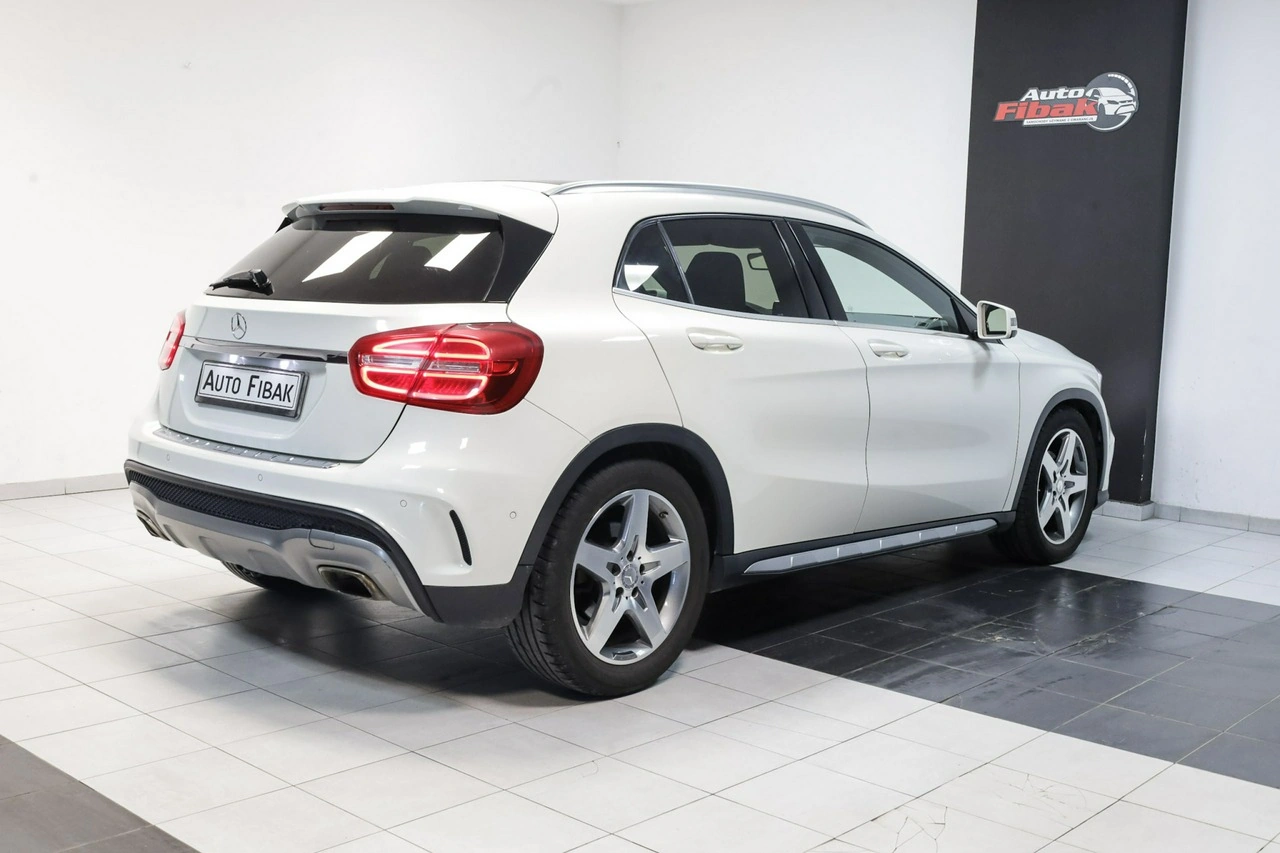 Mercedes GLA 200 - Zdjęcie 11