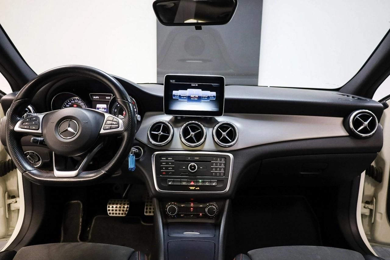 Mercedes GLA 200 - Zdjęcie 12