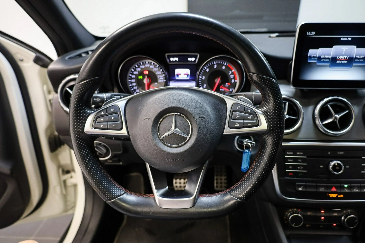 Mercedes GLA 200 - Zdjęcie 16