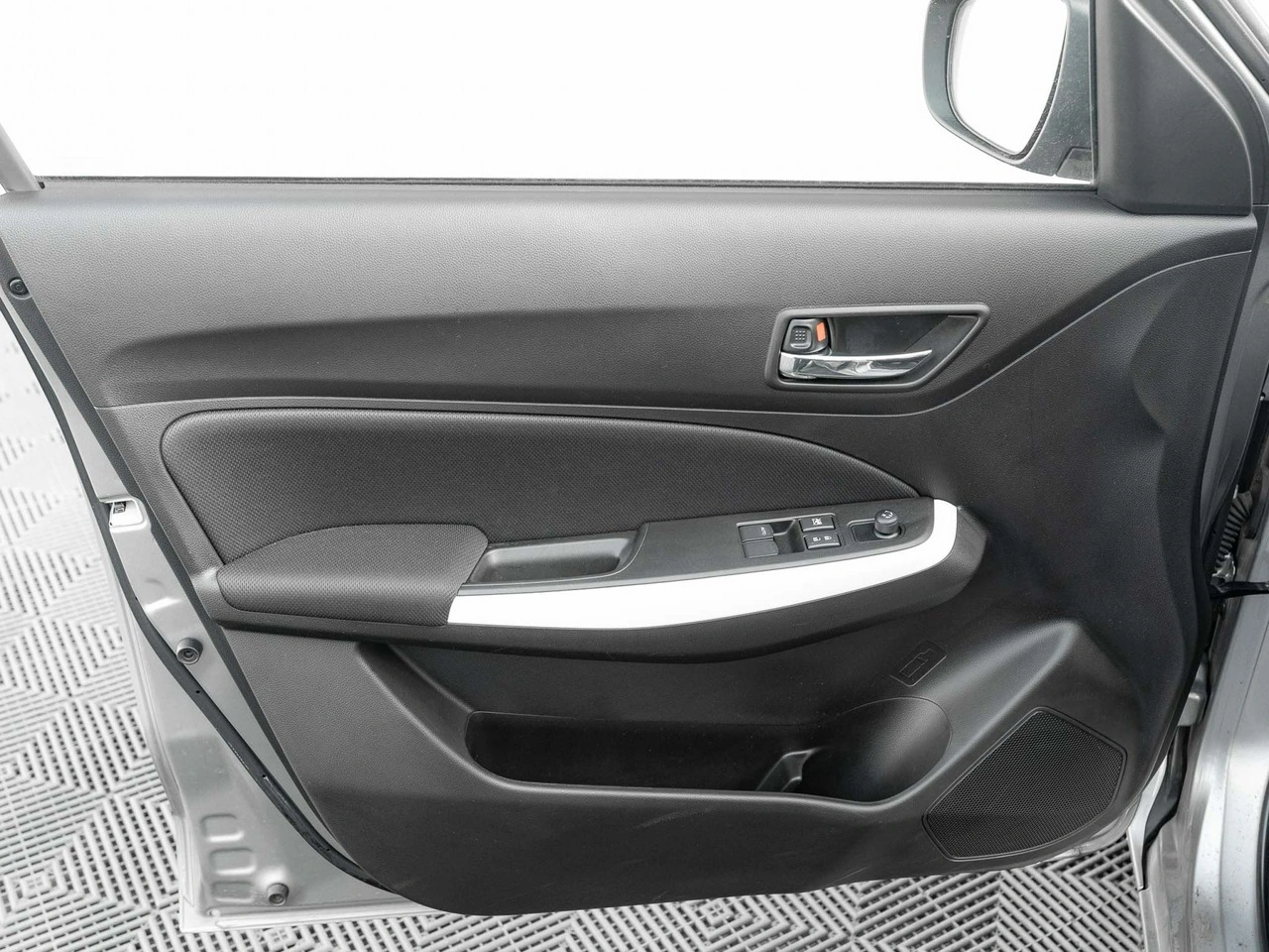 Suzuki Swift - Zdjęcie 8