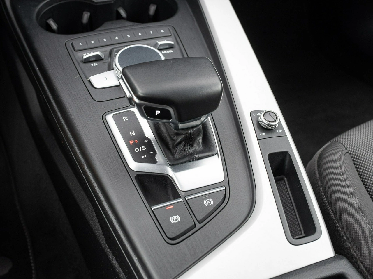 Audi A4 - Zdjęcie 15