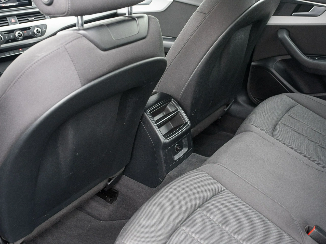 Audi A4 - Zdjęcie 25