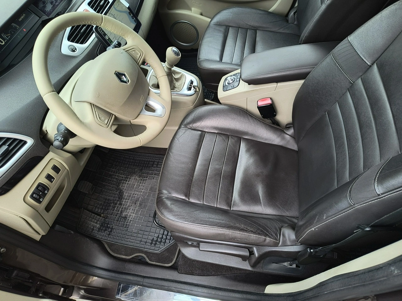 Renault Scenic - Zdjęcie 12