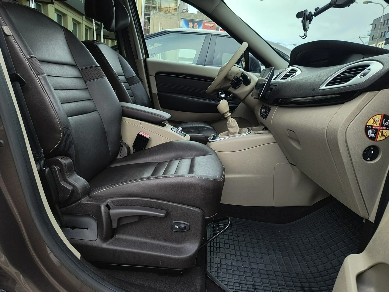 Renault Scenic - Zdjęcie 21
