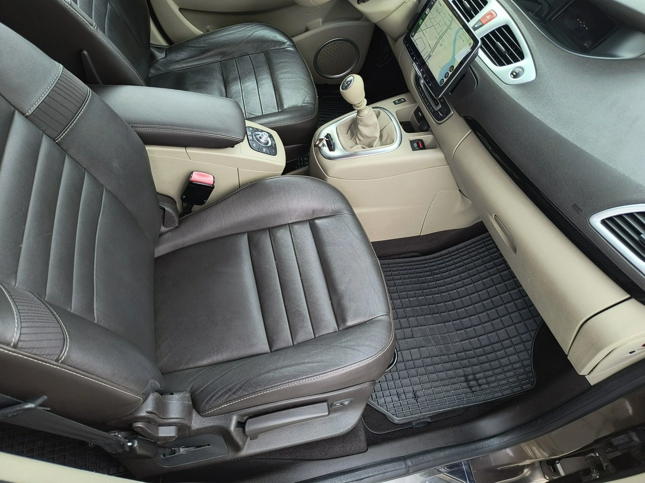 Renault Scenic - Zdjęcie 22