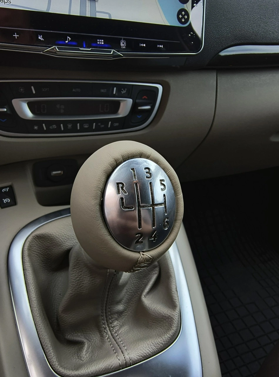 Renault Scenic - Zdjęcie 28