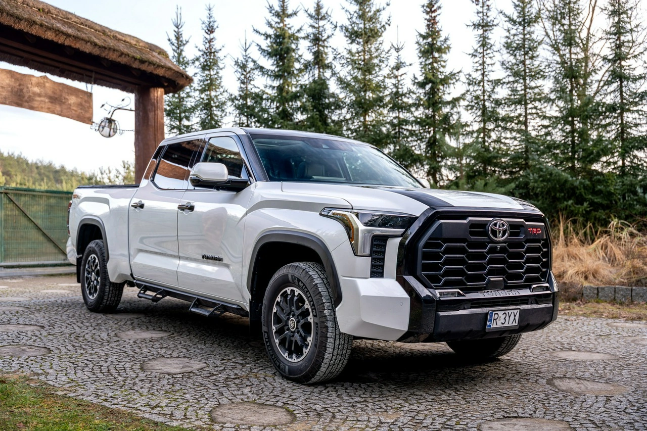 Toyota Tundra - Zdjęcie 9