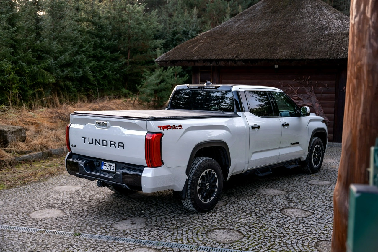 Toyota Tundra - Zdjęcie 12