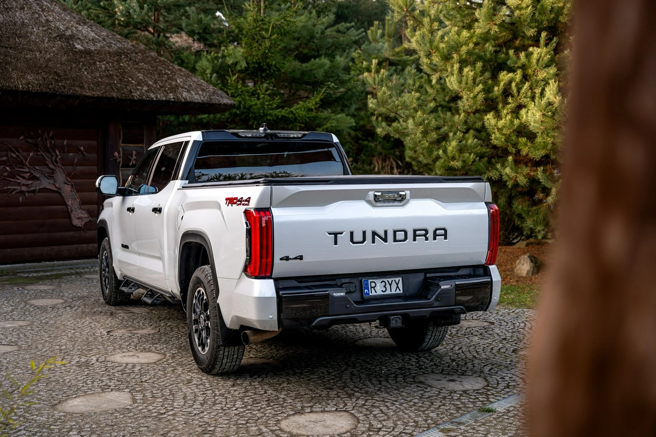 Toyota Tundra - Zdjęcie 17