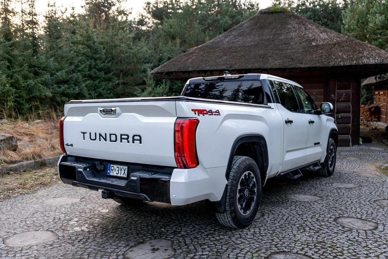 Toyota Tundra - Zdjęcie 19