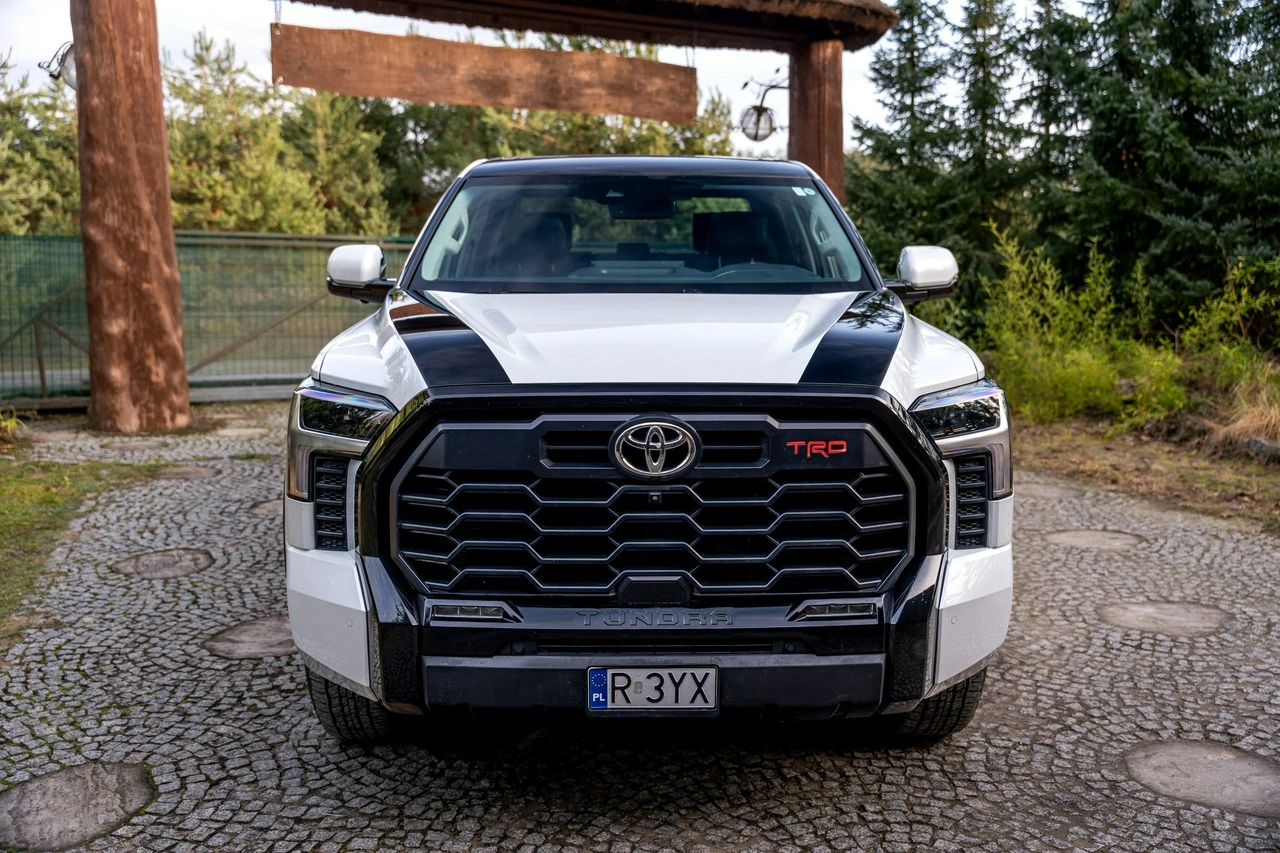 Toyota Tundra - Zdjęcie 4