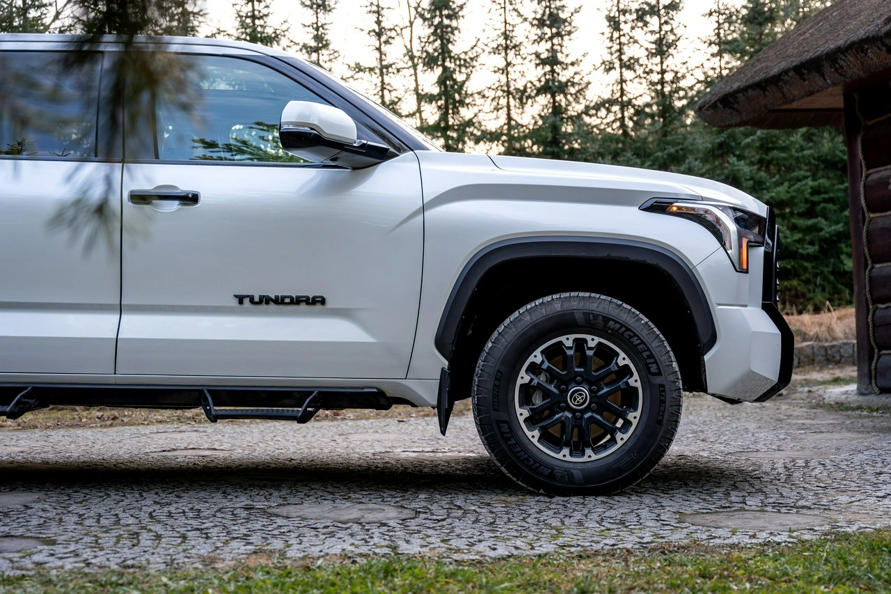 Toyota Tundra - Zdjęcie 8