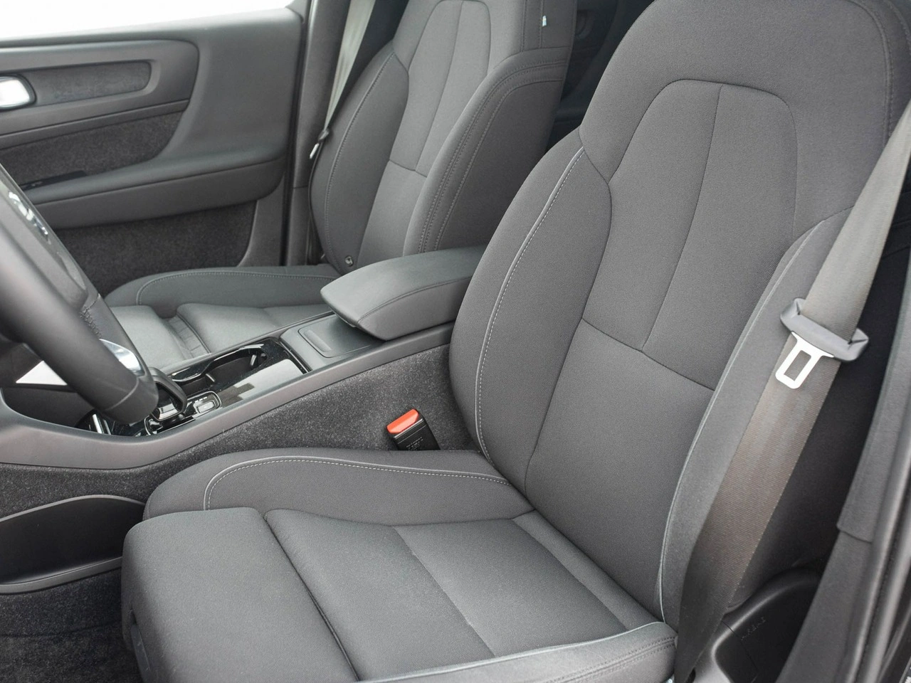Volvo XC 40 - Zdjęcie 10