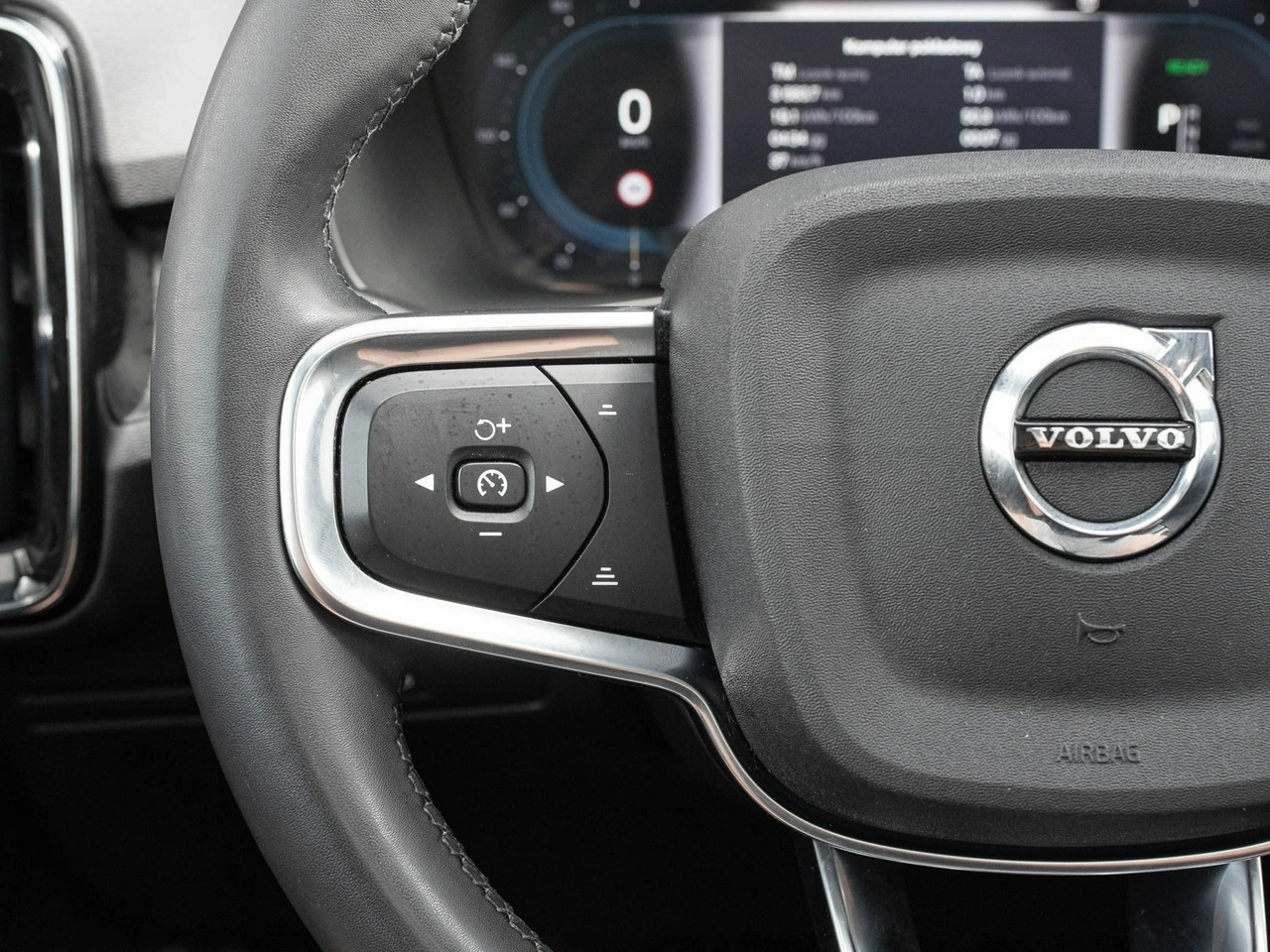 Volvo XC 40 - Zdjęcie 12