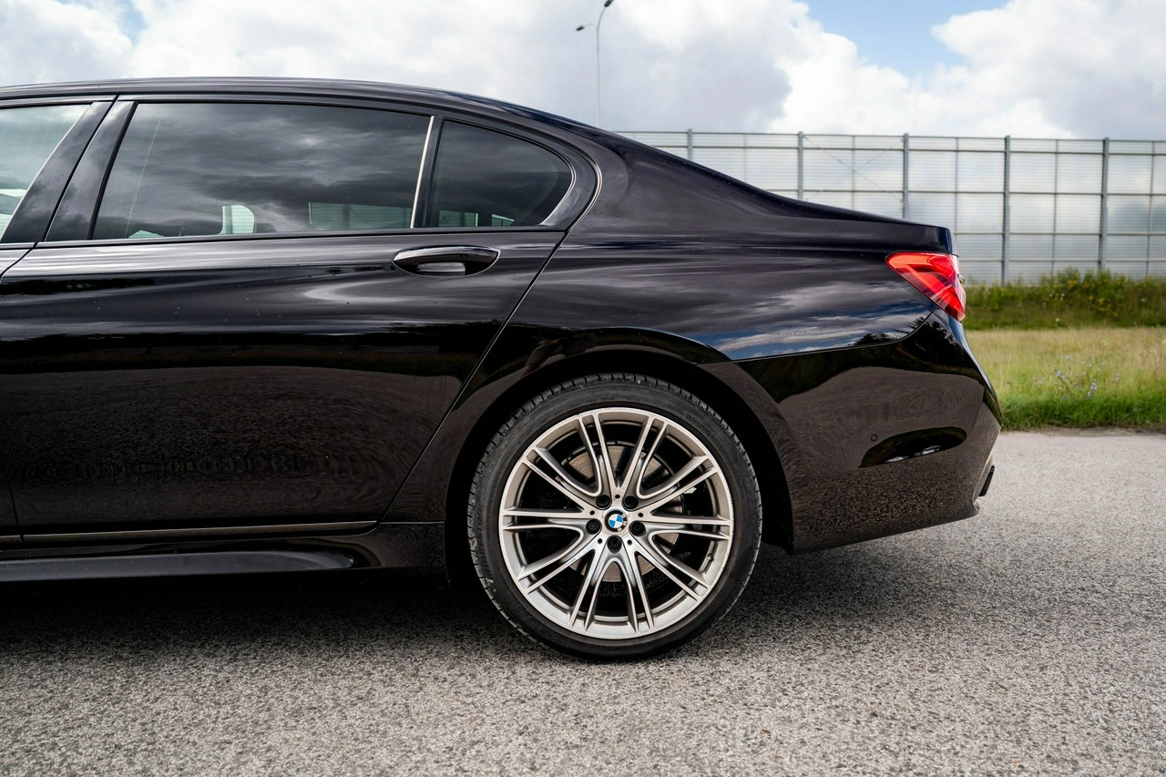 BMW 750 - Zdjęcie 11