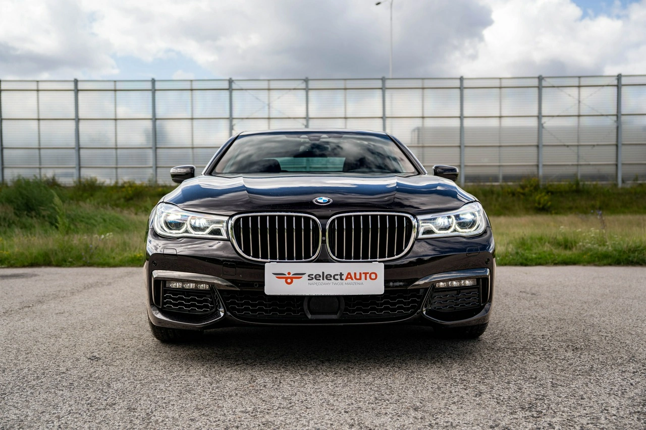 BMW 750 - Zdjęcie 1