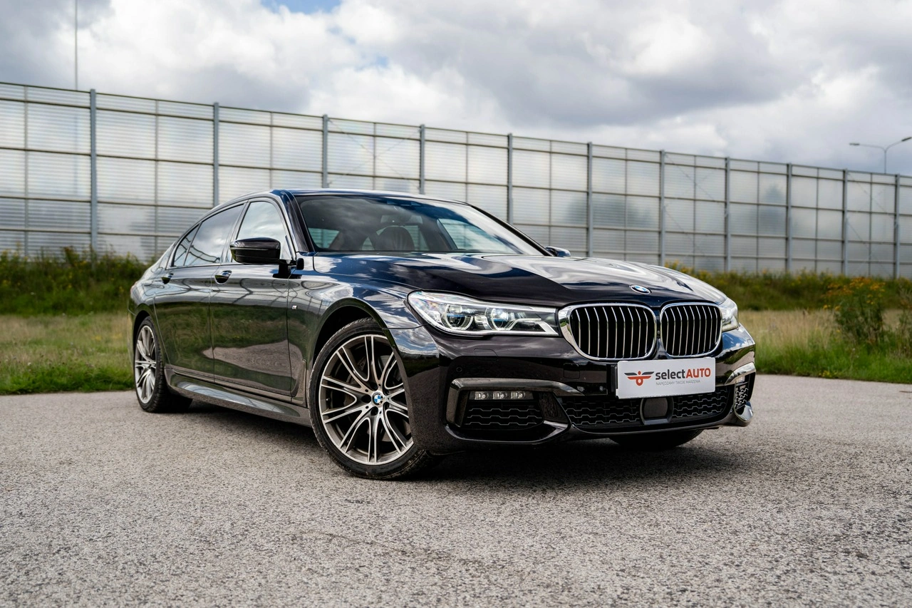BMW 750 - Zdjęcie 2