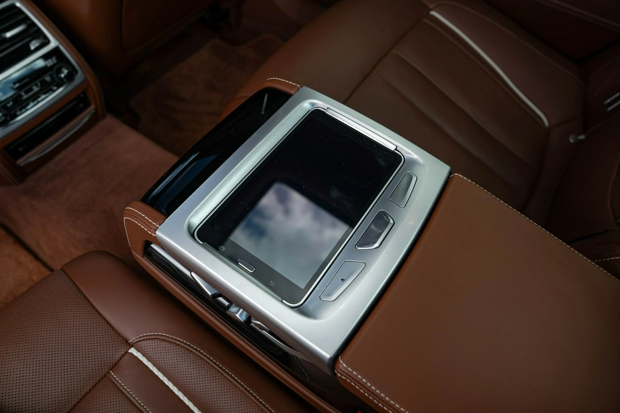 BMW 750 - Zdjęcie 36