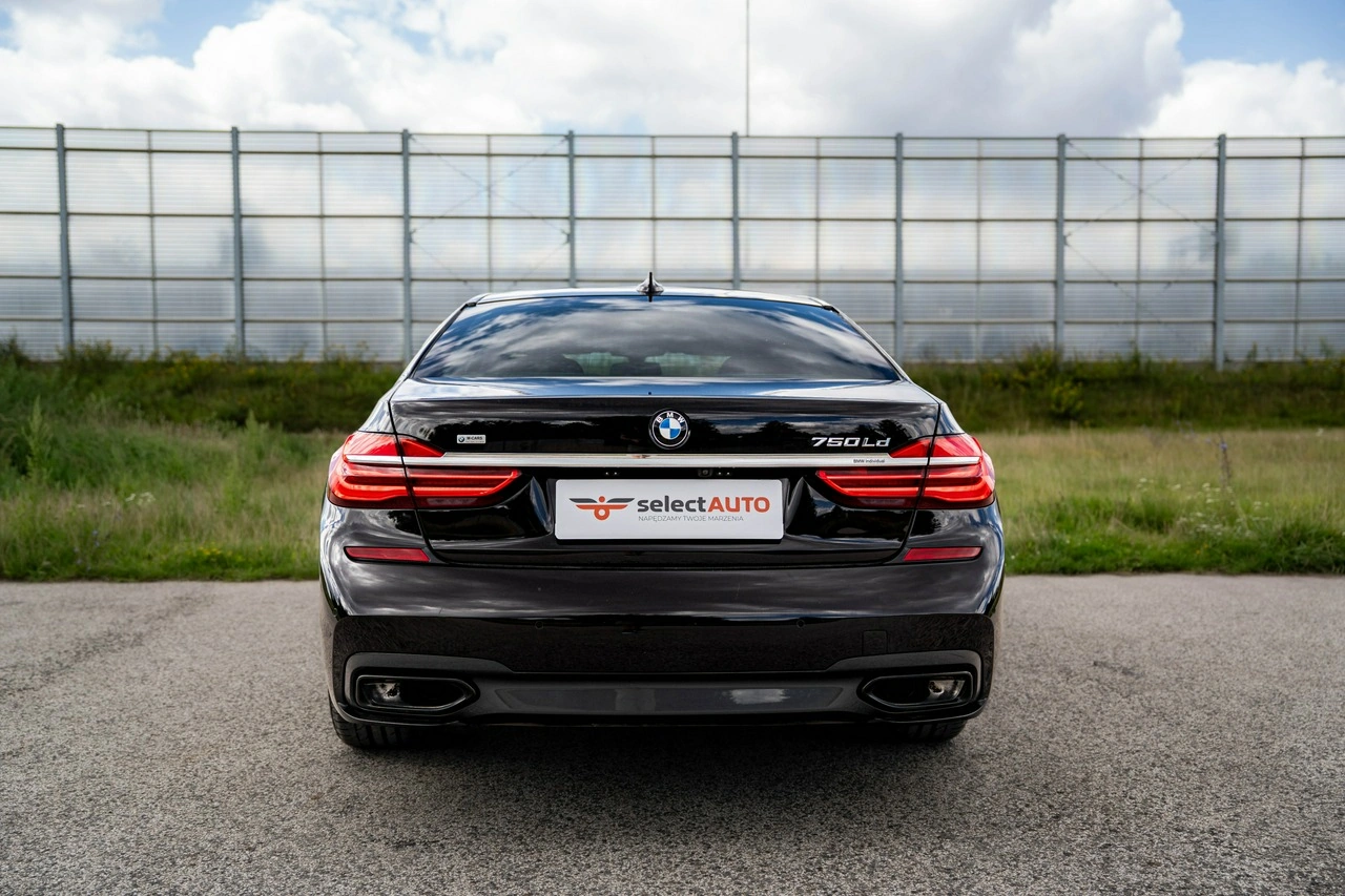BMW 750 - Zdjęcie 4