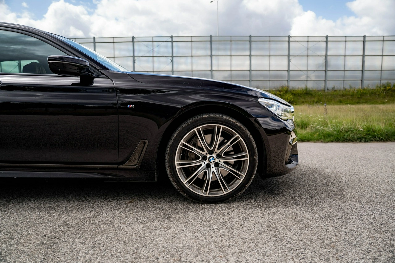 BMW 750 - Zdjęcie 7