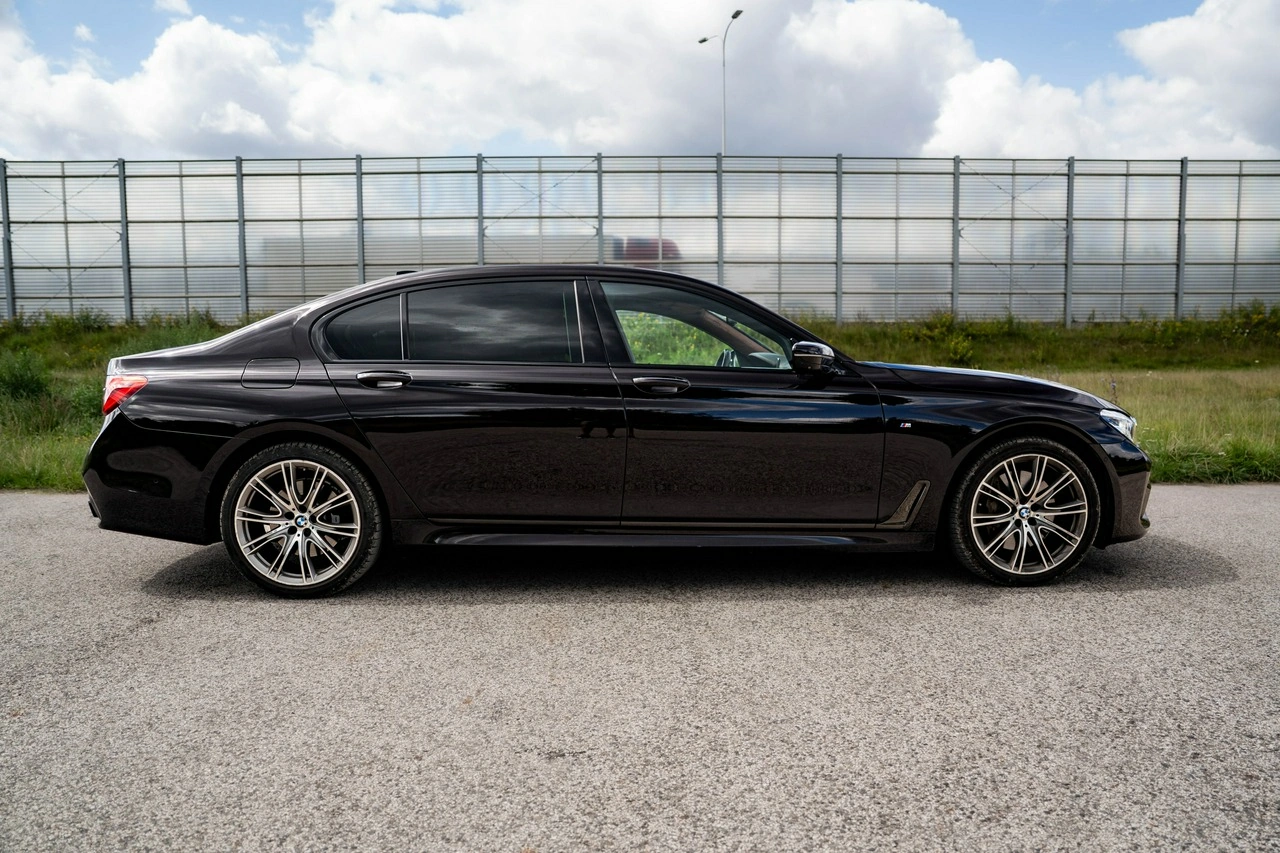 BMW 750 - Zdjęcie 8