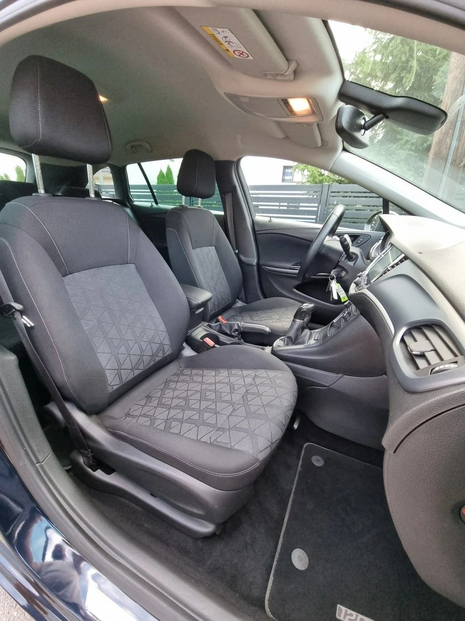 Opel Astra Sports Tourer - Zdjęcie 11