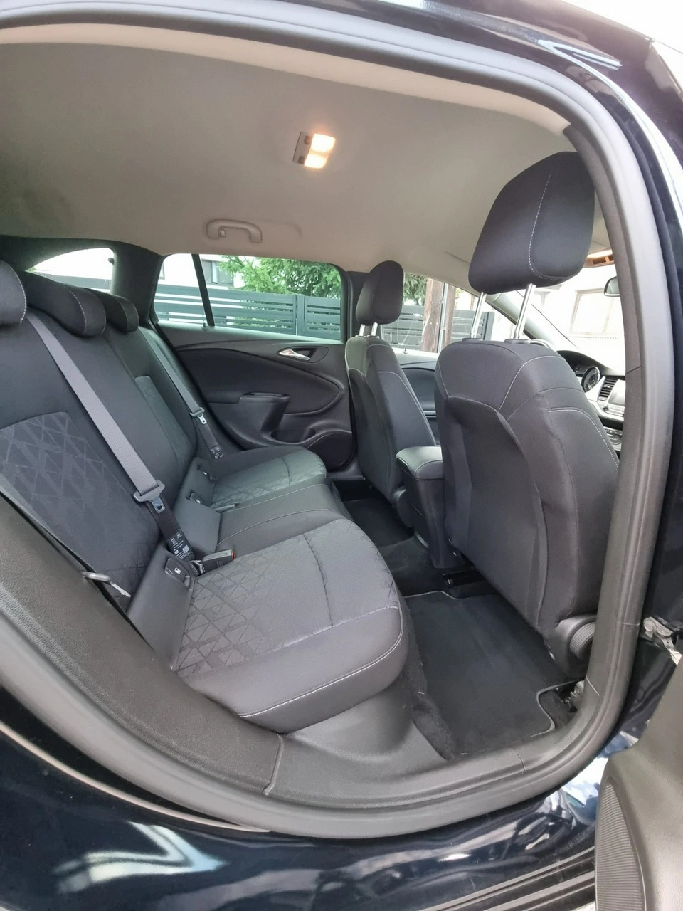 Opel Astra Sports Tourer - Zdjęcie 13