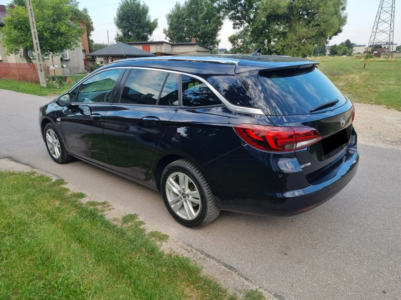 Opel Astra Sports Tourer - Zdjęcie 3