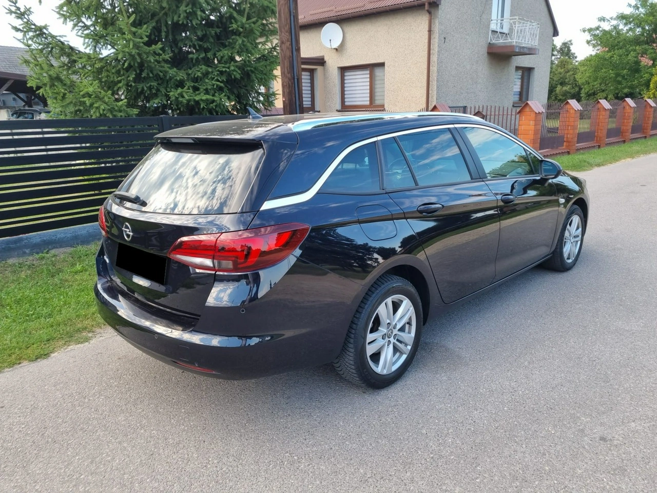 Opel Astra Sports Tourer - Zdjęcie 5