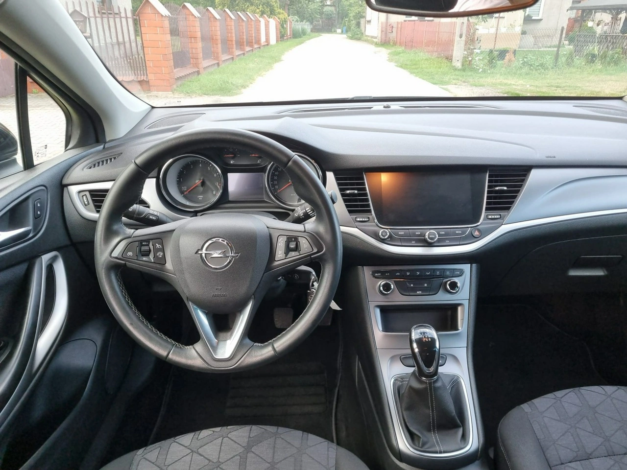 Opel Astra Sports Tourer - Zdjęcie 8