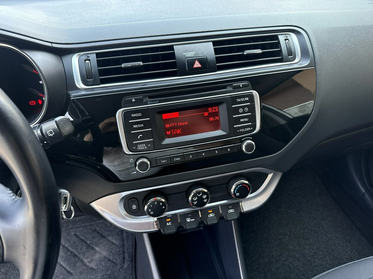 Kia Rio - Zdjęcie 16