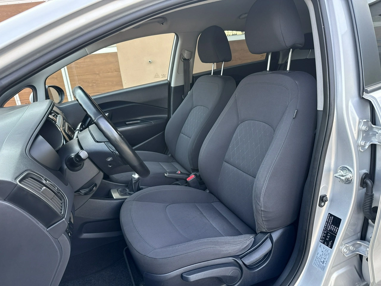 Kia Rio - Zdjęcie 17