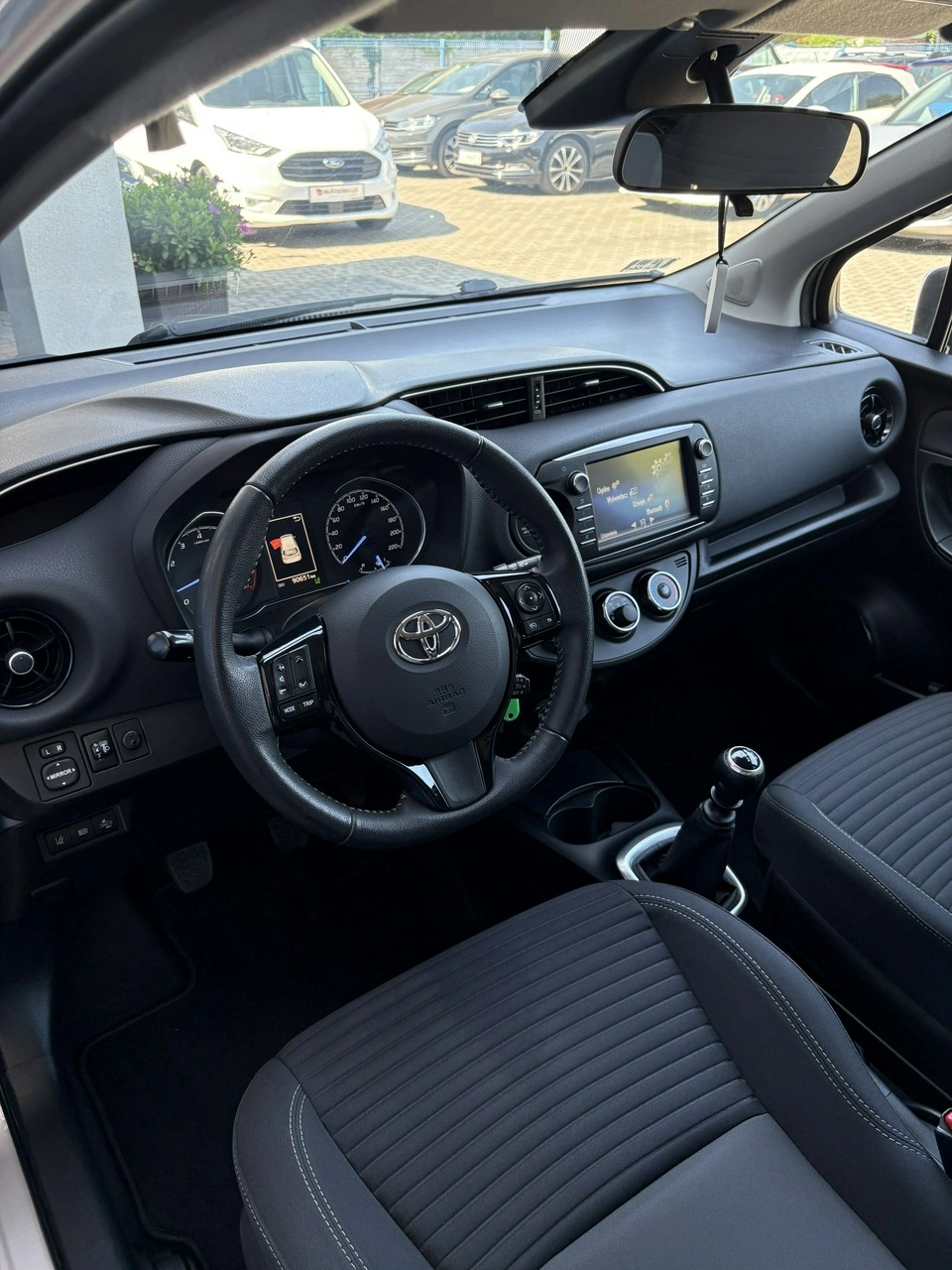 Toyota Yaris - Zdjęcie 13