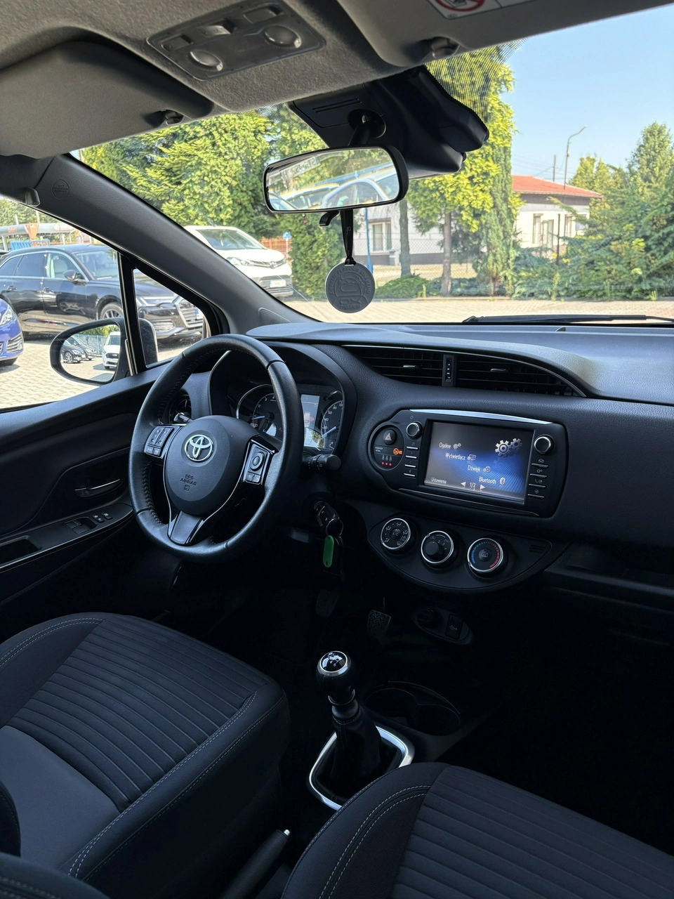 Toyota Yaris - Zdjęcie 14