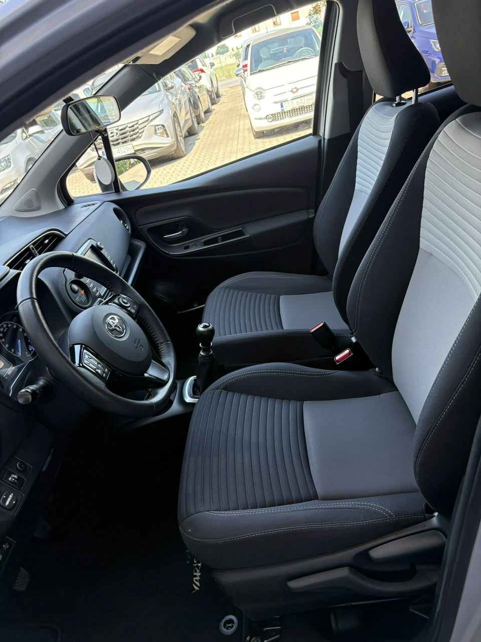 Toyota Yaris - Zdjęcie 17