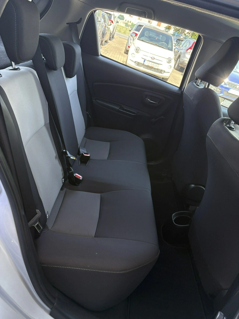Toyota Yaris - Zdjęcie 19