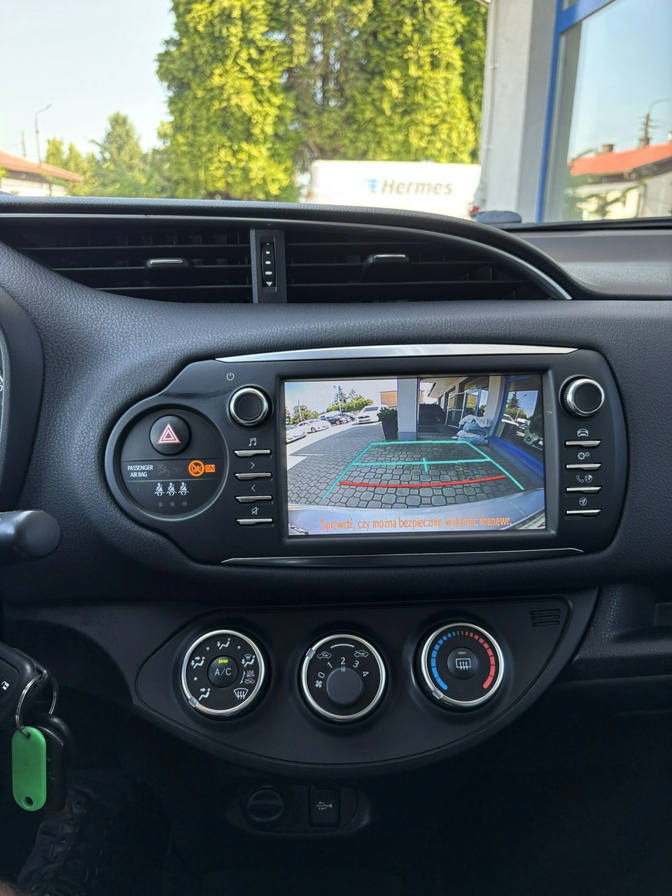 Toyota Yaris - Zdjęcie 22