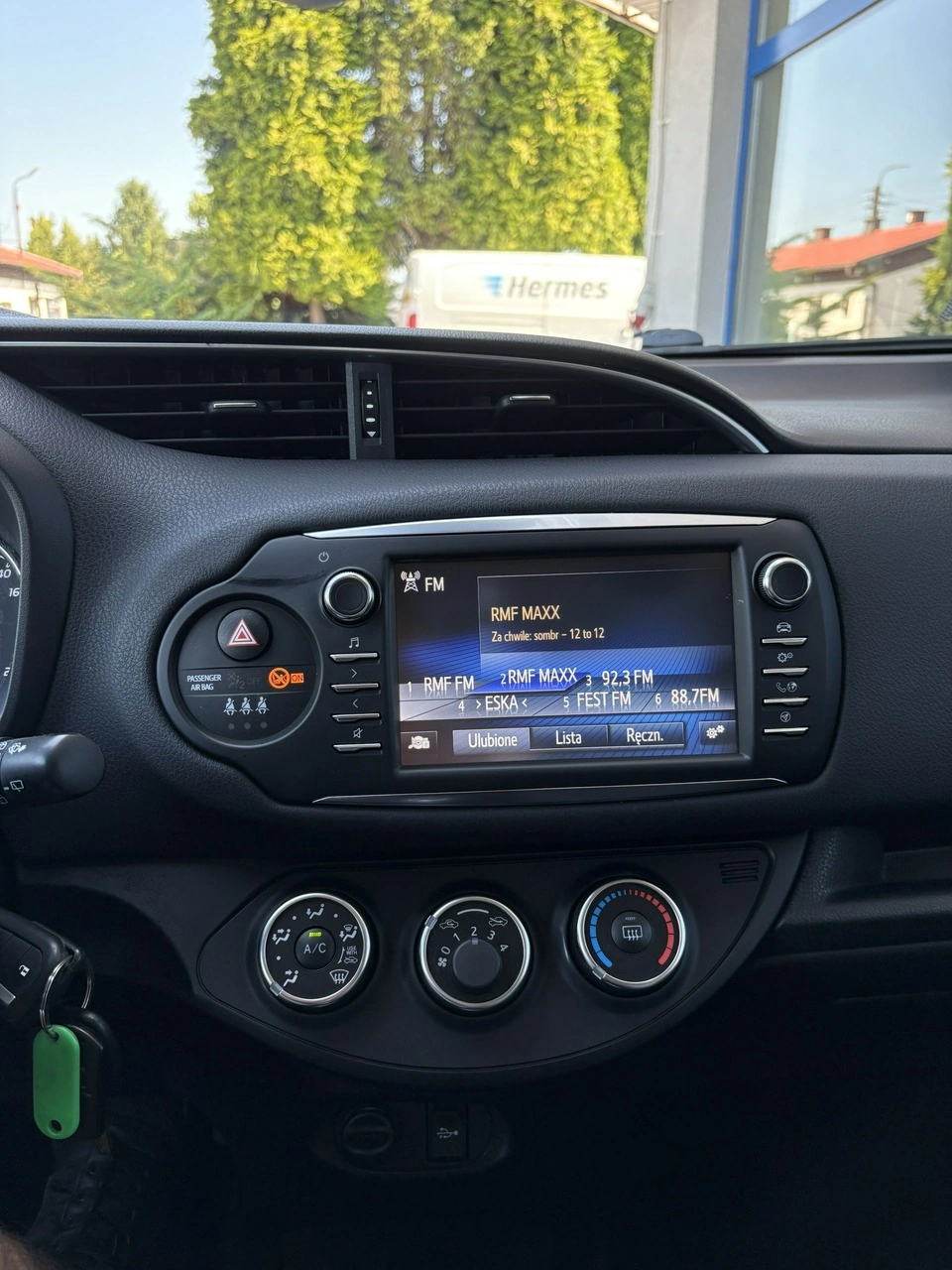 Toyota Yaris - Zdjęcie 23