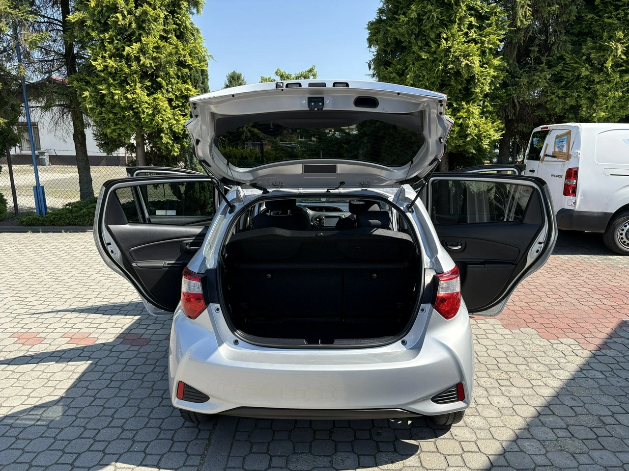 Toyota Yaris - Zdjęcie 32